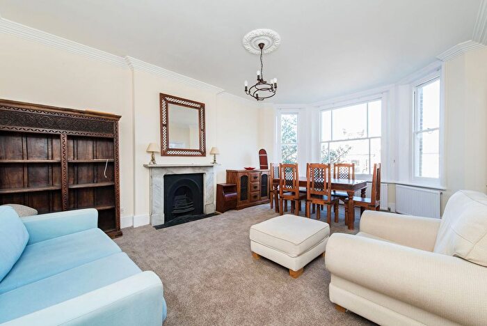 2 Bedroom Flat To Rent In Blackheath Rise, London, SE13