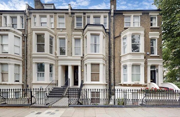 2 Bedroom Flat For Sale In Warwick Avenue, London, W9