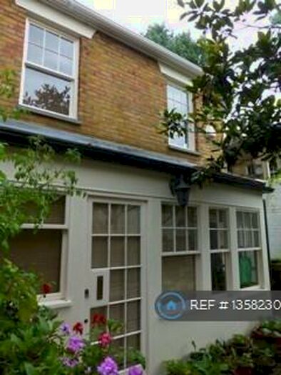 3 Bedroom Terraced House To Rent In Sutton Square, London, E9