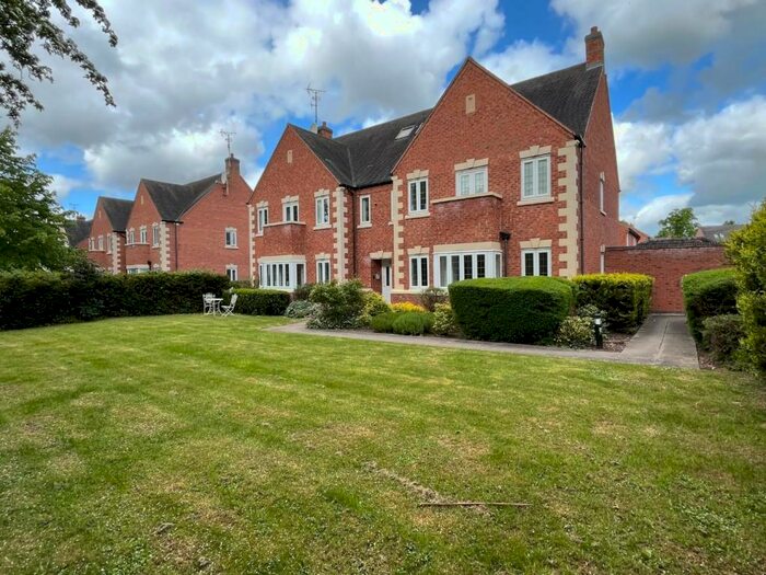 2 Bedroom Apartment To Rent In Coopers Close, Stratford-upon-Avon, CV37