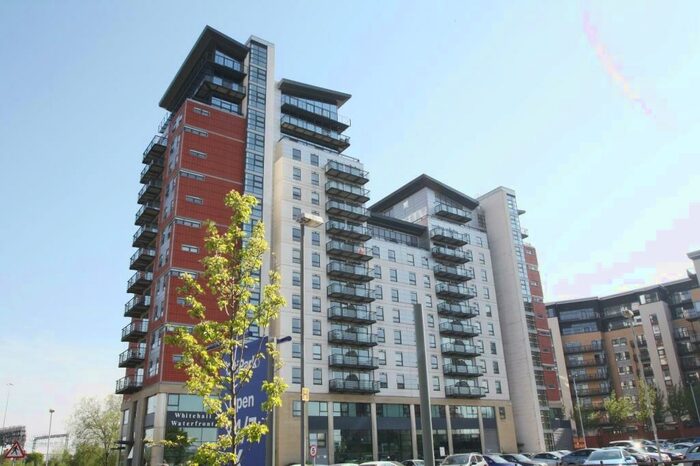 2 Bedroom Flat To Rent In Riverside Way, Leeds, West Yorkshire, Uk, LS1