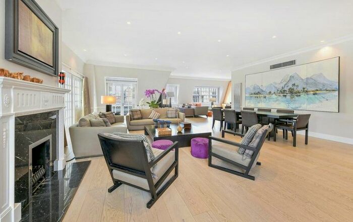 3 Bedroom Flat To Rent In The Manor, London, W1K