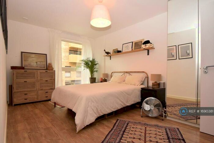 3 Bedroom Flat To Rent In Nyland Court, London, SE8