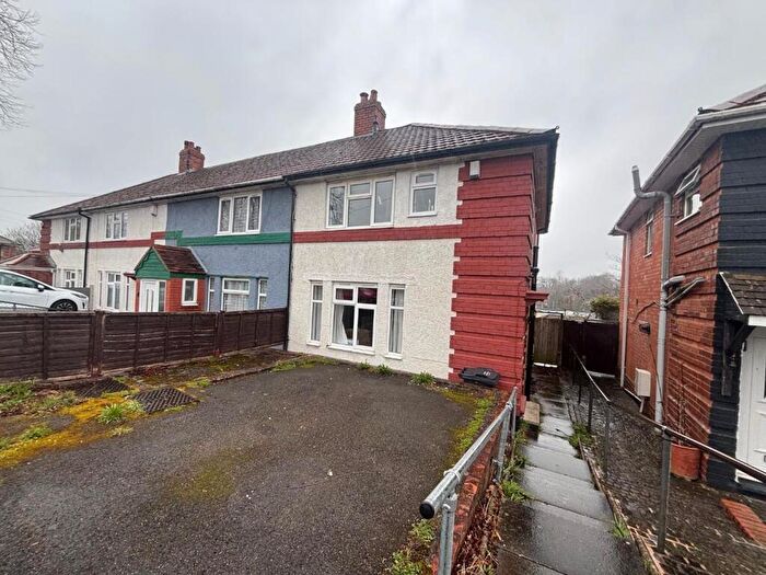 3 Bedroom Semi-Detached House To Rent In Harvington Road, Birmingham, B29