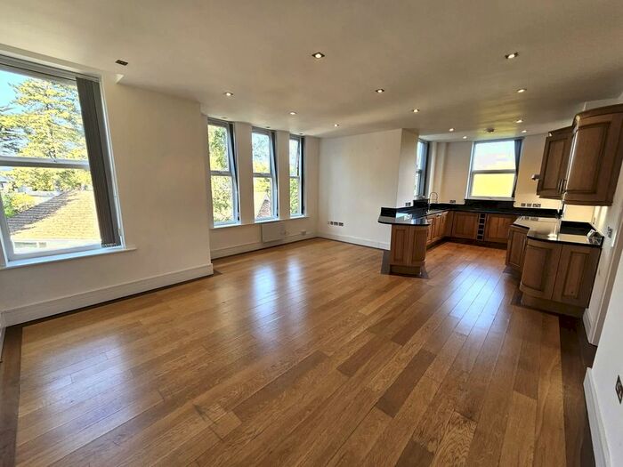 3 Bedroom Flat To Rent In Victoria Road, Formby, Liverpool, L37