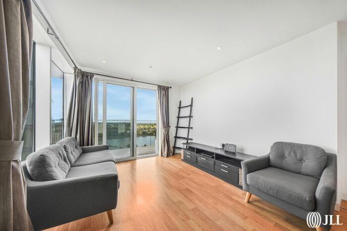 2 Bedroom Flat To Rent In Residence Tower, N4