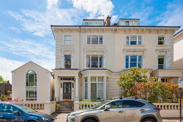 3 Bedroom Flat To Rent In Belsize Square, Belsize Park, NW3