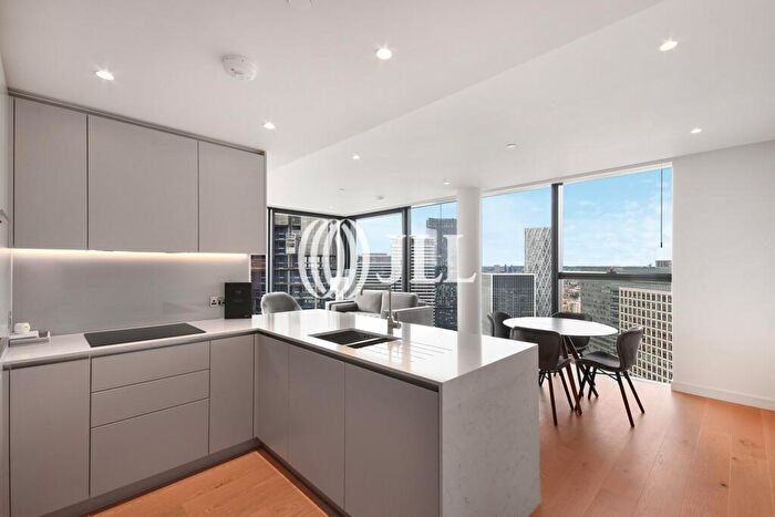 2 Bedroom Flat To Rent In Hampton Tower, South Quay Plaza, Marsh Wall, E14