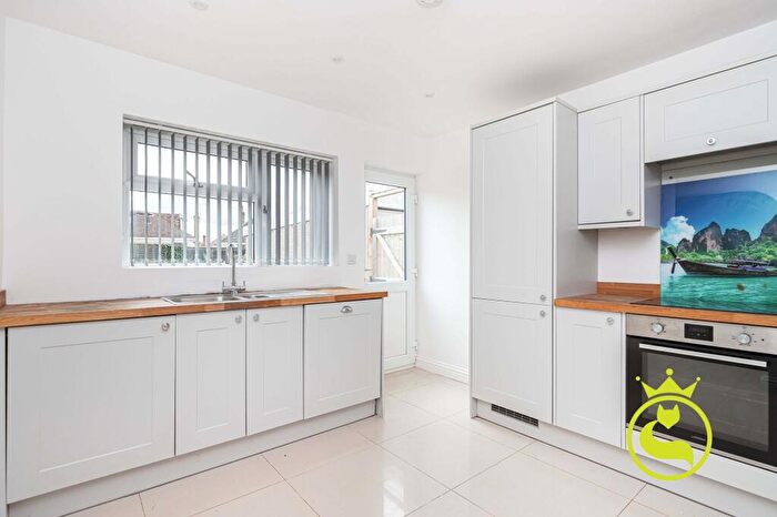 2 Bedroom Bungalow For Sale In Lambs Close, Poole, BH17