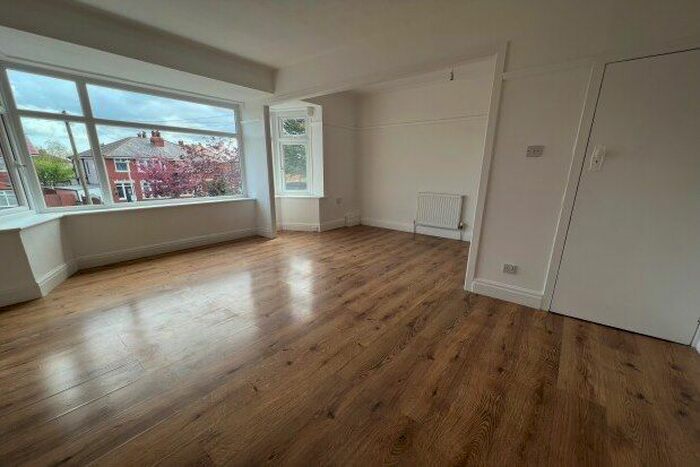 2 Bedroom Maisonette To Rent In Moorland Road, Lytham St. Annes, FY8