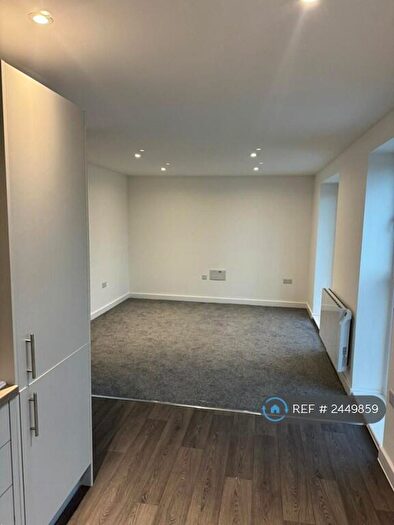 2 Bedroom Flat To Rent In Skybridge Close, Coventry, CV6