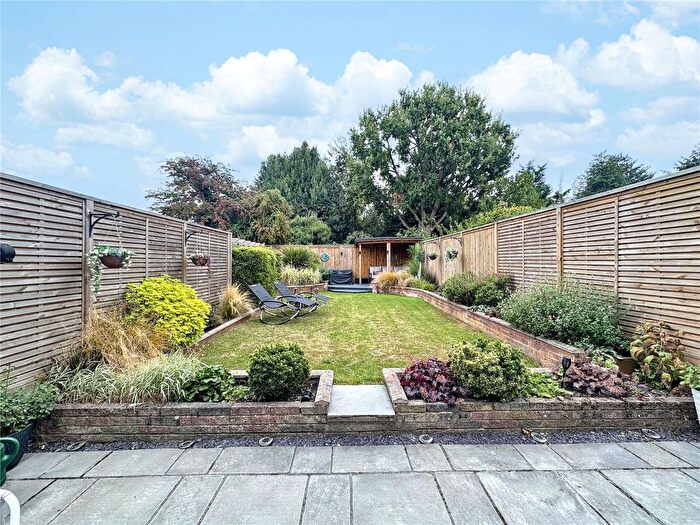 3 Bedroom Semi-detached House For Sale In Pump Lane, Rainham, Gillingham, Kent, ME8