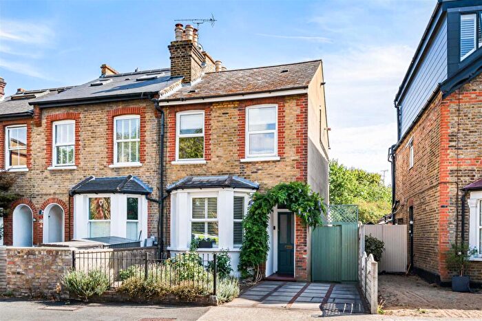 3 Bedroom End Of Terrace House For Sale In Kings Road, Kingston Upon Thames, KT2