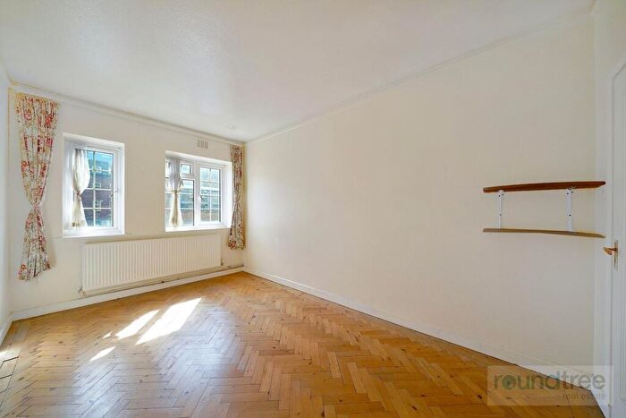 1 Bedroom Flat For Sale In Burnham Court, Brent Street, NW4