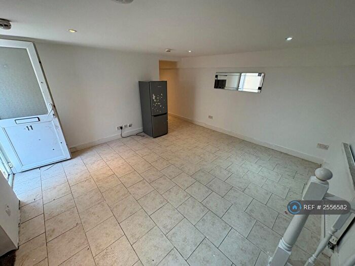 1 Bedroom Flat To Rent In High Street North, Dunstable, LU6