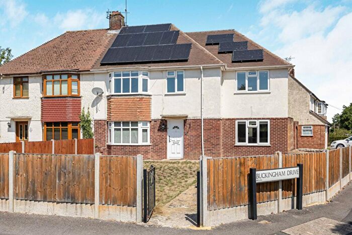 3 Bedroom Semi Detached House For Sale In Buckingham Drive, Emmer Green, Reading, RG4