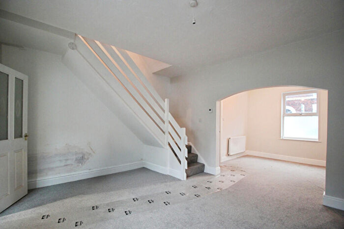 2 Bedroom End Of Terrace House To Rent In Tomkinson Street, Chester, CH2