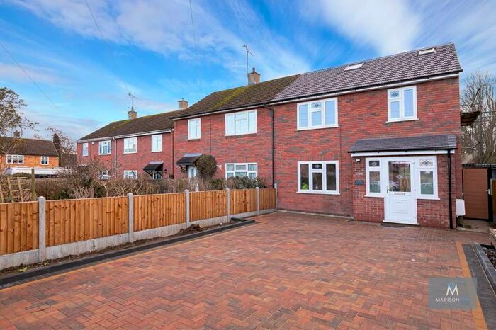 3 Bedroom Semi-Detached House To Rent In Roydon Close, Loughton IG10