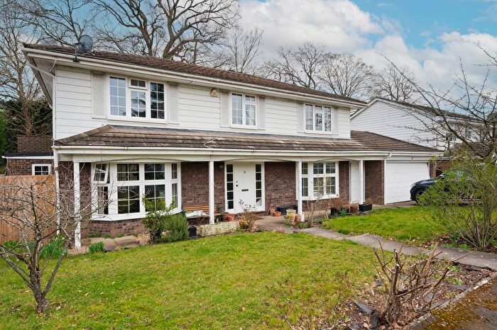 5 Bedroom Detached House To Rent In Marrowells, Weybridge, Surrey, KT13