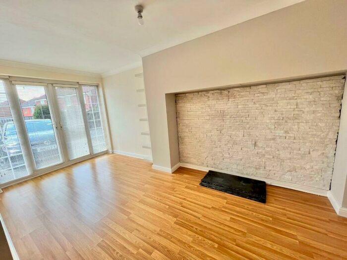 3 Bedroom Detached House For Sale In Armstrong Drive, Willington, DL15