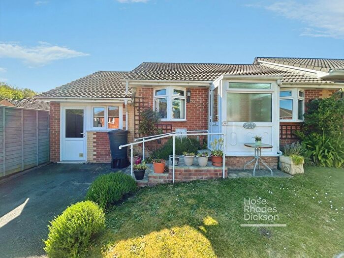 2 Bedroom Bungalow For Sale In Nelson Drive, Cowes, Isle Of Wight, PO31