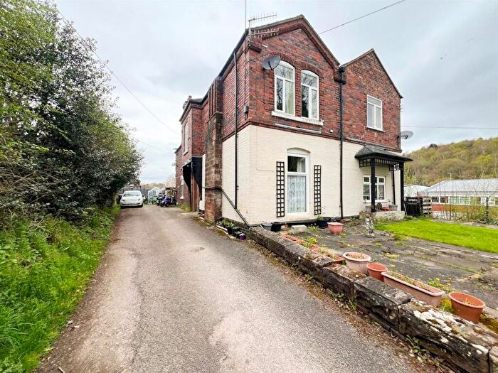 3 Bedroom Flat For Sale In Basford Lane, Leekbrook, ST13