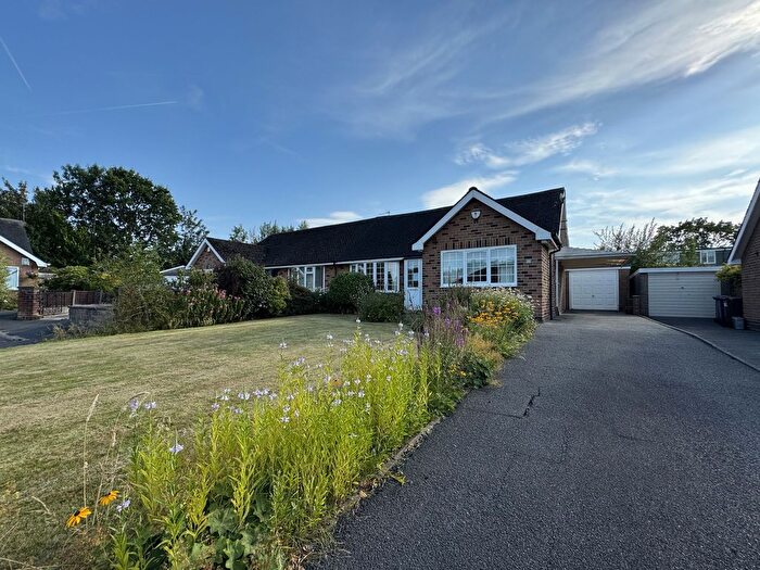 3 Bedroom Semi-Detached House For Sale In Stephendale Avenue, Bamber Bridge, PR5