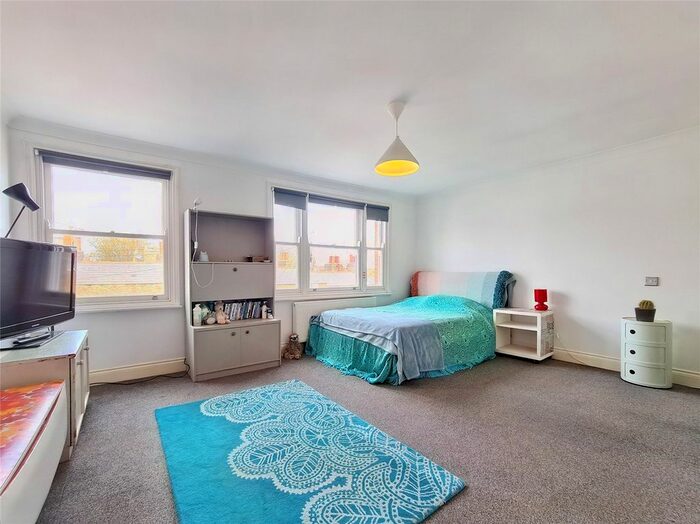 4 Bedroom Terraced House For Sale In Canon Mews, West Cliff Road