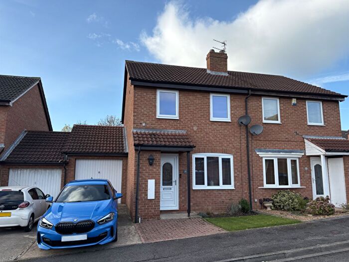 3 Bedroom Semi-Detached House For Sale In Wolsey Drive, Stockton-On-Tees, TS20