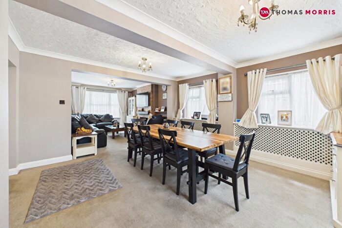 4 Bedroom Detached House For Sale In Hitchin Road, Upper Caldecote, Biggleswade, Bedfordshire, SG18