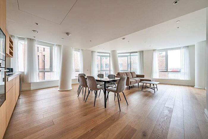 3 Bedroom Flat To Rent In Prospect Way London, SW11