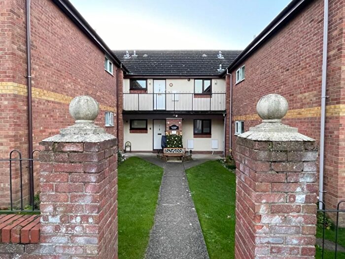 1 Bedroom Flat For Sale In Flat, Victoria Court, Second Avenue, Harwich, Essex, CO12