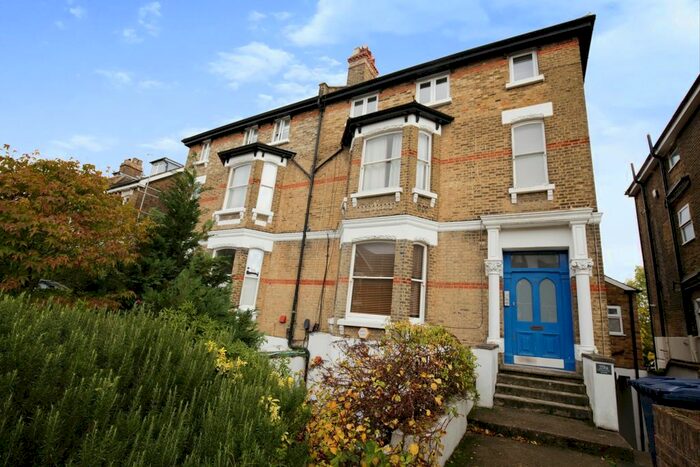 2 Bedroom Flat To Rent In Cumberland Park, London, W3