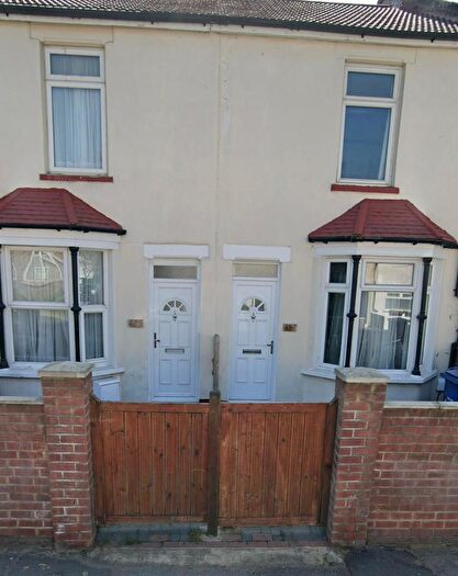3 Bedroom Terraced House To Rent In London Road, Thurrock, Grays, RM20