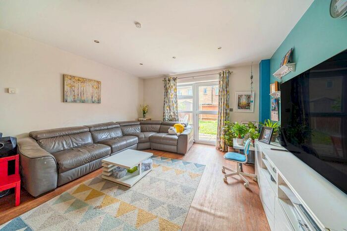 2 Bedroom Terraced House To Rent In Yew Tree Close, Lewisham, London, SE13