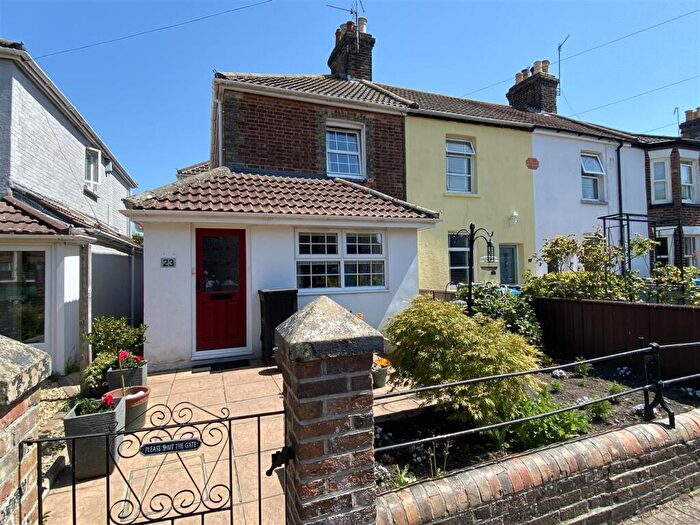 2 Bedroom End Of Terrace House For Sale In Elizabeth Road, Heckford Park, Poole, BH15