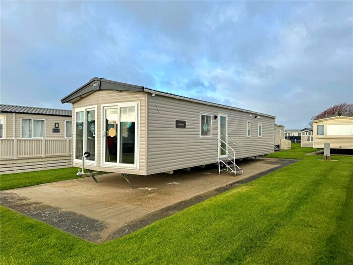 3 Bedroom Park Home For Sale In Naish Common, Naish Hoburne, Barton On Sea, Hampshire, BH25