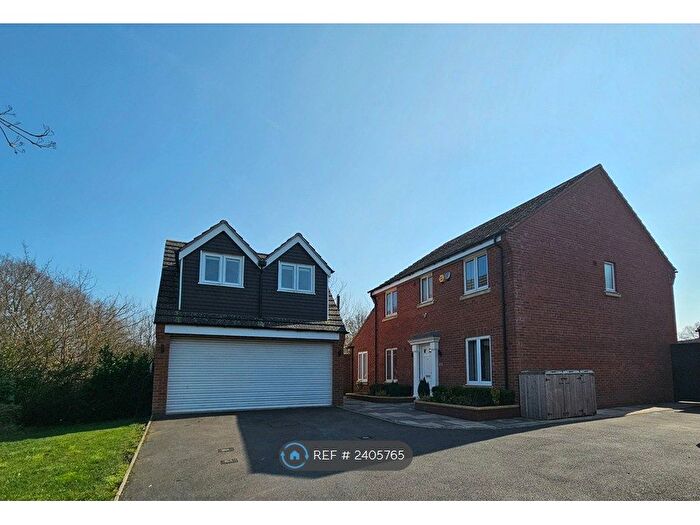 4 Bedroom Detached House To Rent In Butterworth Close, Wythall, Birmingham, B47