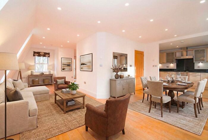 4 Bedroom Terraced House To Rent In Barker Close, Richmond, TW9