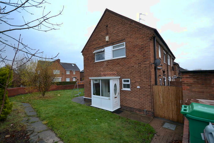 3 Bedroom Semi-Detached House To Rent In Millbeck Avenue, Nottingham, NG8