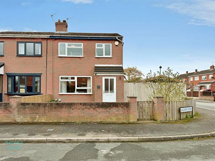 3 Bedroom Semi-Detached House For Sale In Willand Court, Retford, DN22