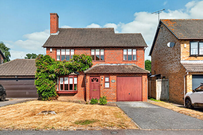 4 Bedroom Detached House For Sale In Carolina Place, Finchampstead, RG40