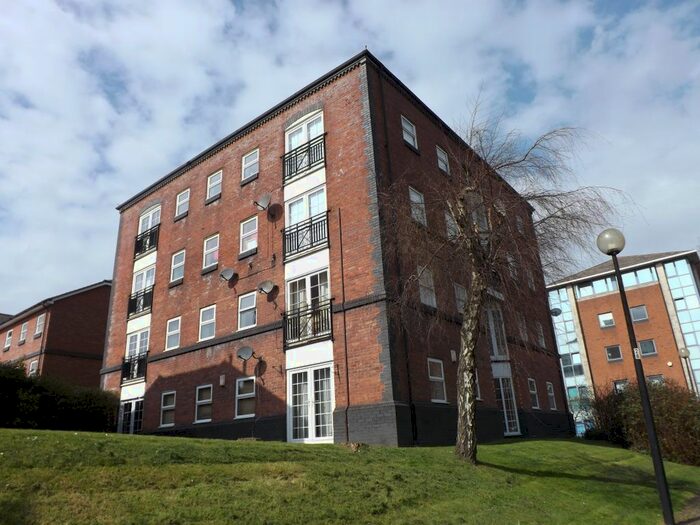 3 Bedroom Flat To Rent In Craiglee Drive, Cardiff, CF10
