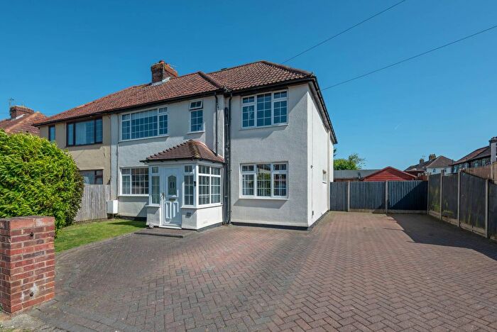 4 Bedroom Semi-Detached House For Sale In Cornwallis Avenue, Aylesham, CT3