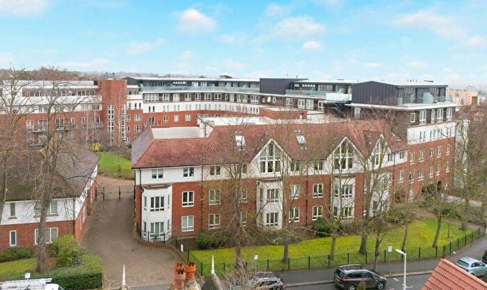 2 Bedroom Flat For Sale In High Road, London, E18