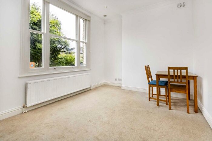 1 Bedroom Flat To Rent In Oxford Road, Ealing, W5