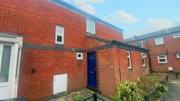 3 Bedroom End Of Terrace House To Rent In Clover Ground, Bristol, BS9