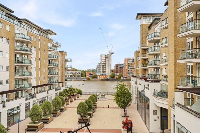 2 Bedroom Flat For Sale In Dolphin House, Smugglers Way, Wandsworth, SW18