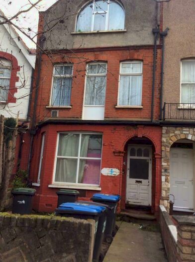 2 Bedroom Flat To Rent In Victoria Road, London, N18