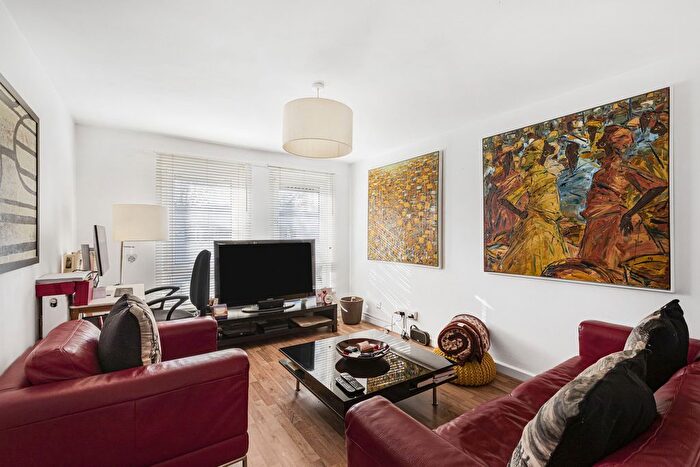 1 Bedroom Flat To Rent In Risinghill Street, London, N1